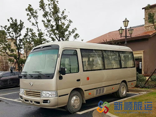 中巴租赁
